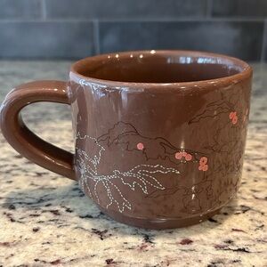 Starbucks 2009 Ceramic 10 fl oz Mug w/ Abstract Coffee Bean Plant and Berries.
